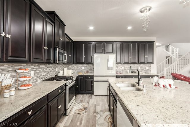 7801 Victoria Tower Court, Las Vegas, NV 89113