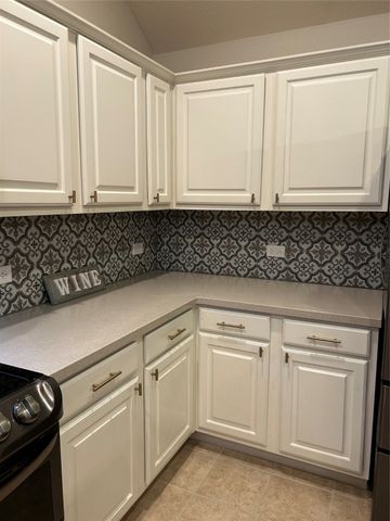 3948 Sunnygate Drive, Fort Worth, TX 76262