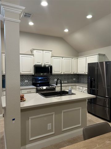 3948 Sunnygate Drive, Fort Worth, TX 76262