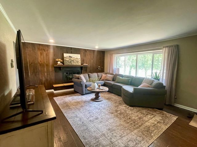 1004 63rd Avenue N, Moorhead, MN 56560