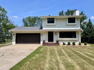 1004 63rd Avenue N, Moorhead, MN 56560