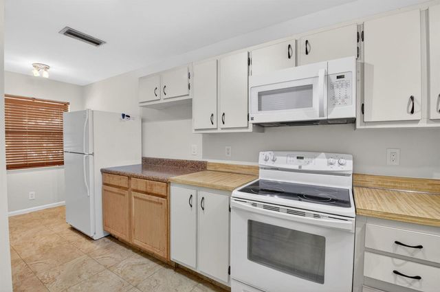 2911 SW 21st Terrace 272b, Delray Beach, FL 33445
