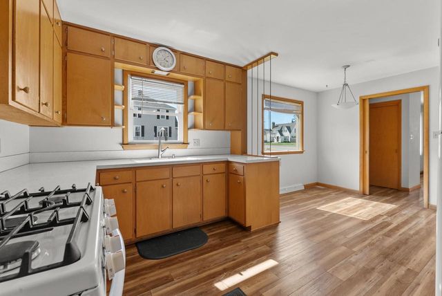 1041 N 17th STREET, Manitowoc, WI 54220