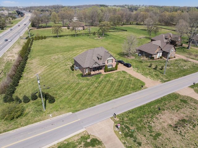 65 Cherokee Dock Rd, Lebanon, TN 37087
