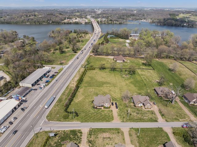 65 Cherokee Dock Rd, Lebanon, TN 37087