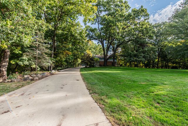 2555 Ridgefield Road, Princeton, IL 61356