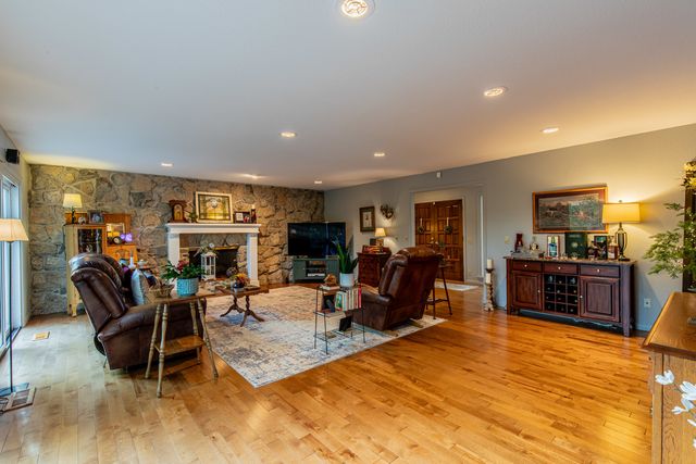 2555 Ridgefield Road, Princeton, IL 61356