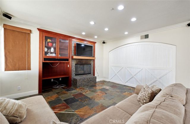 6617 Logan Avenue, Fontana, CA 92336