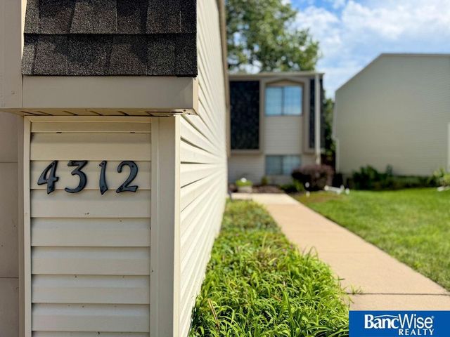 4312 Abbott Road, Lincoln, NE 68516
