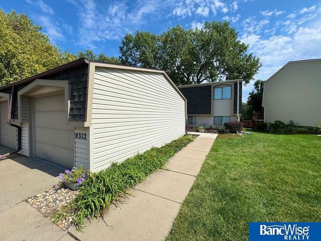 4312 Abbott Road, Lincoln, NE 68516