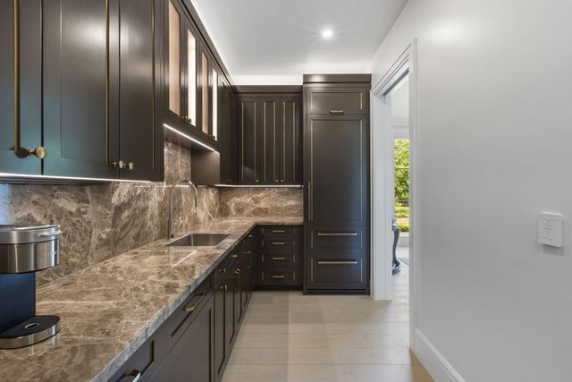 15527 Imperial Point Lane, Wellington, FL 33414