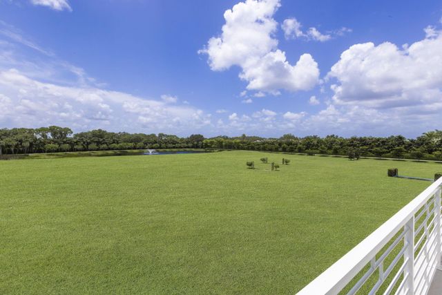 15527 Imperial Point Lane, Wellington, FL 33414