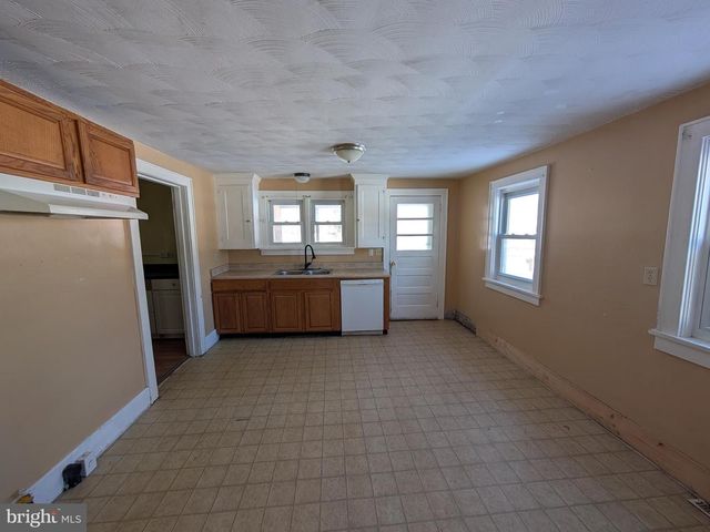 2086 PENNINGTON RD, Warriors Mark, PA 16877