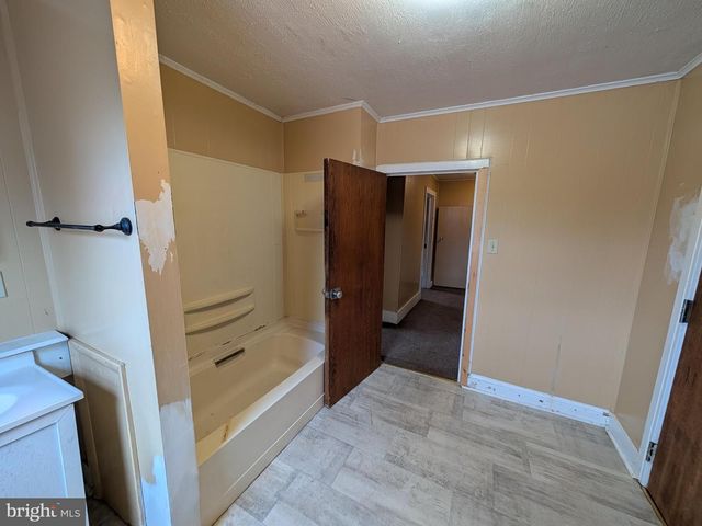 2086 PENNINGTON RD, Warriors Mark, PA 16877