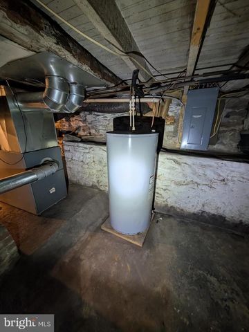 2086 PENNINGTON RD, Warriors Mark, PA 16877