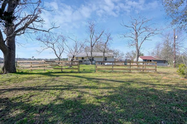 1232 County Road 1805, Crockett, TX 75835