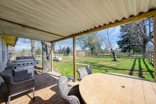 1232 County Road 1805, Crockett, TX 75835