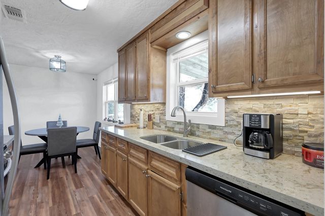 1232 County Road 1805, Crockett, TX 75835