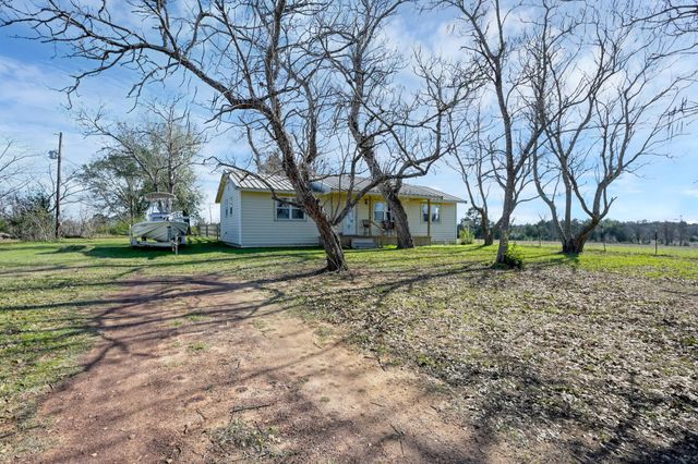 1232 County Road 1805, Crockett, TX 75835