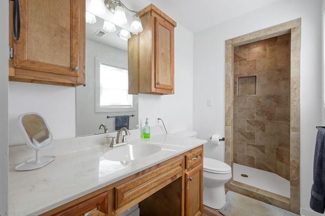 1232 County Road 1805, Crockett, TX 75835