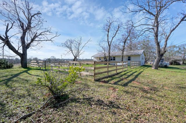 1232 County Road 1805, Crockett, TX 75835