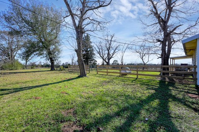1232 County Road 1805, Crockett, TX 75835