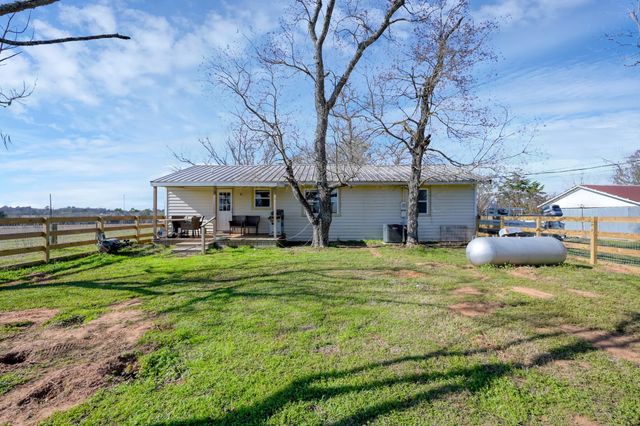1232 County Road 1805, Crockett, TX 75835