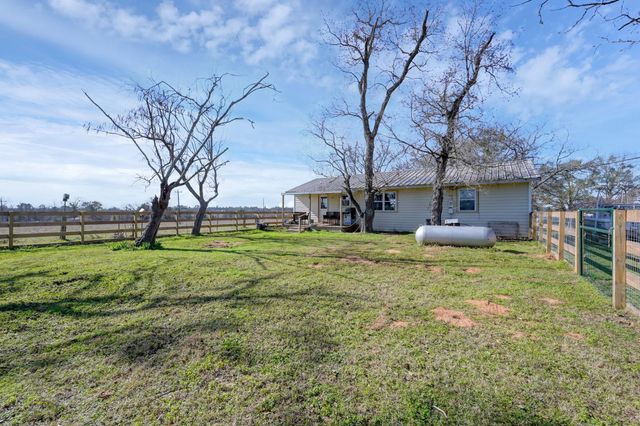 1232 County Road 1805, Crockett, TX 75835