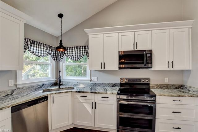 615 Madera RD, Chesapeake, VA 23322