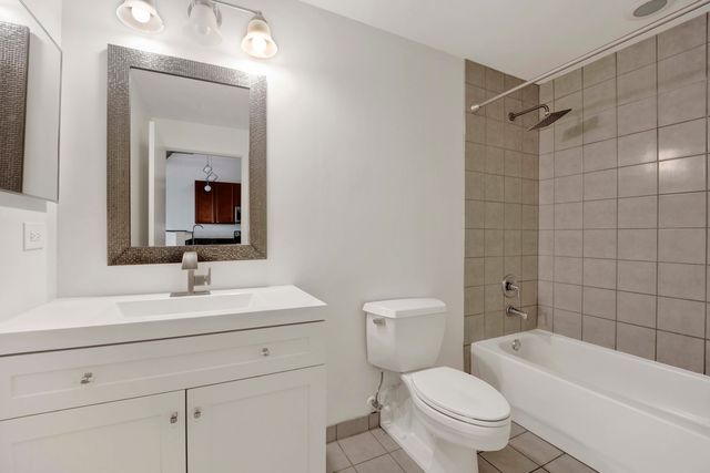 1071 W 15TH Street 314, Chicago, IL 60608