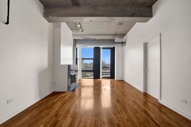 1071 W 15TH Street 314, Chicago, IL 60608