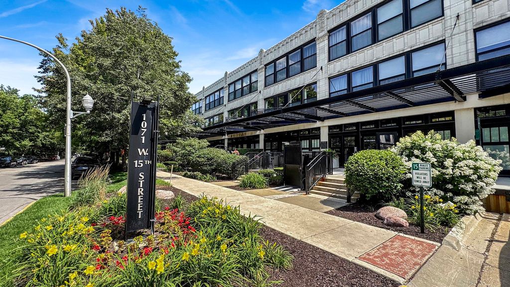 1071 W 15TH Street 314, Chicago, IL 60608