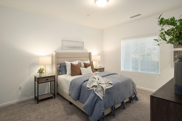 1449 Crimson Way, Dinuba, CA 93618