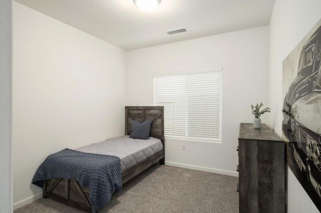 1449 Crimson Way, Dinuba, CA 93618