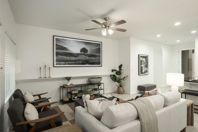 1449 Crimson Way, Dinuba, CA 93618