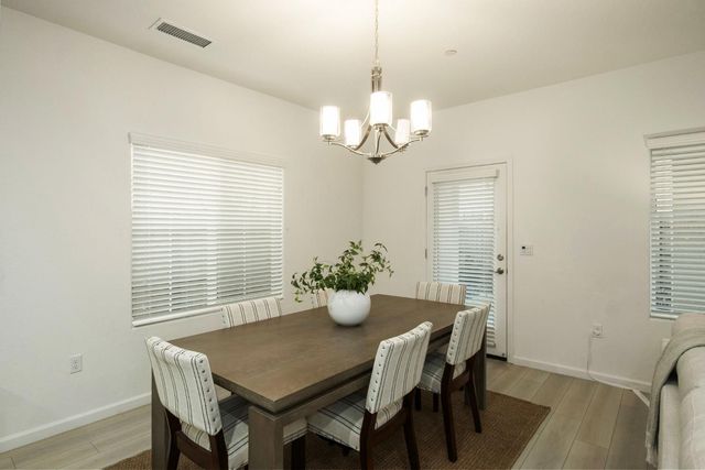 1449 Crimson Way, Dinuba, CA 93618