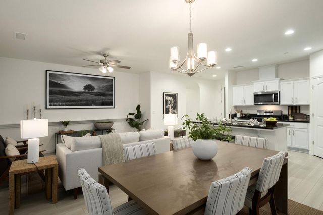 1449 Crimson Way, Dinuba, CA 93618