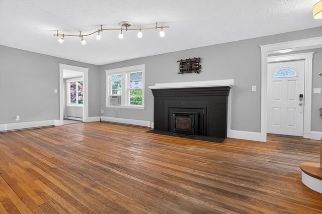 115 Fenno St, Quincy, MA 02170