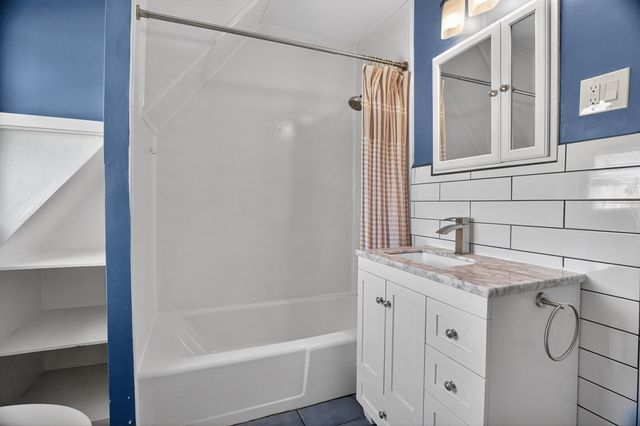 115 Fenno St, Quincy, MA 02170