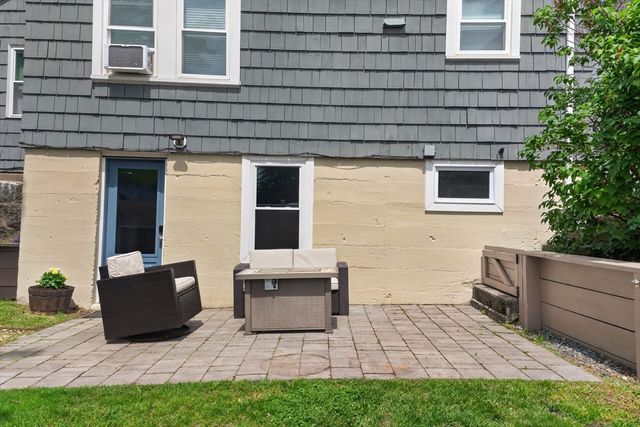 115 Fenno St, Quincy, MA 02170