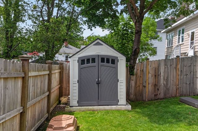 115 Fenno St, Quincy, MA 02170