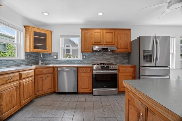 115 Fenno St, Quincy, MA 02170