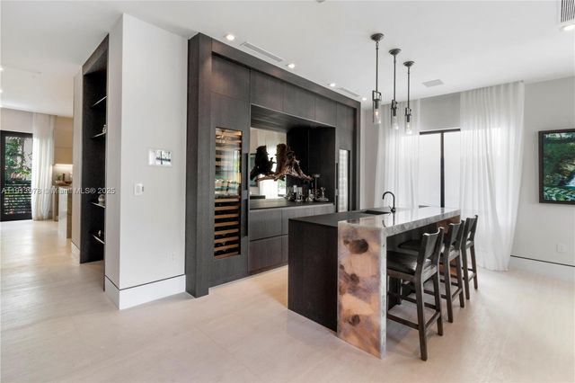 3554 W Glencoe St, Miami, FL 33133