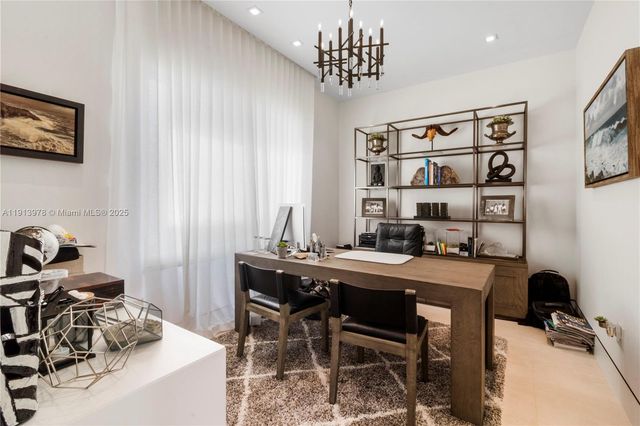 3554 W Glencoe St, Miami, FL 33133