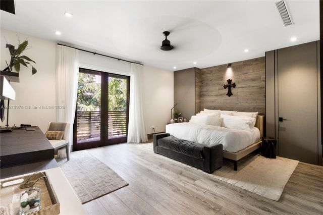 3554 W Glencoe St, Miami, FL 33133