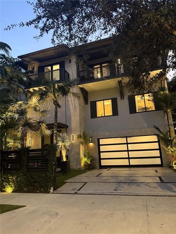 3554 W Glencoe St, Miami, FL 33133