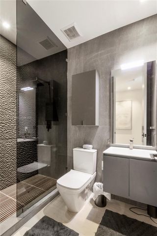 3554 W Glencoe St, Miami, FL 33133