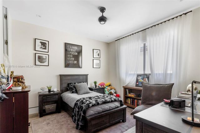 3554 W Glencoe St, Miami, FL 33133