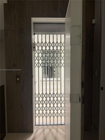 3554 W Glencoe St, Miami, FL 33133