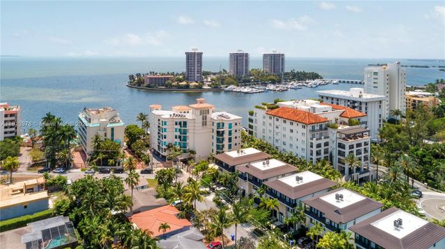 3554 W Glencoe St, Miami, FL 33133